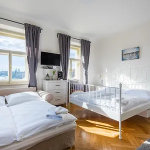  Apartament Charles Apartment